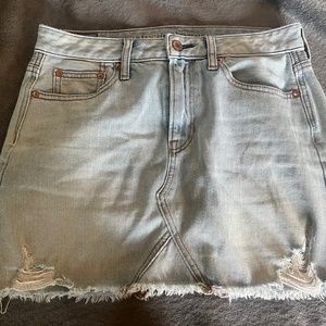 American Eagle light denim jean skirt size 4